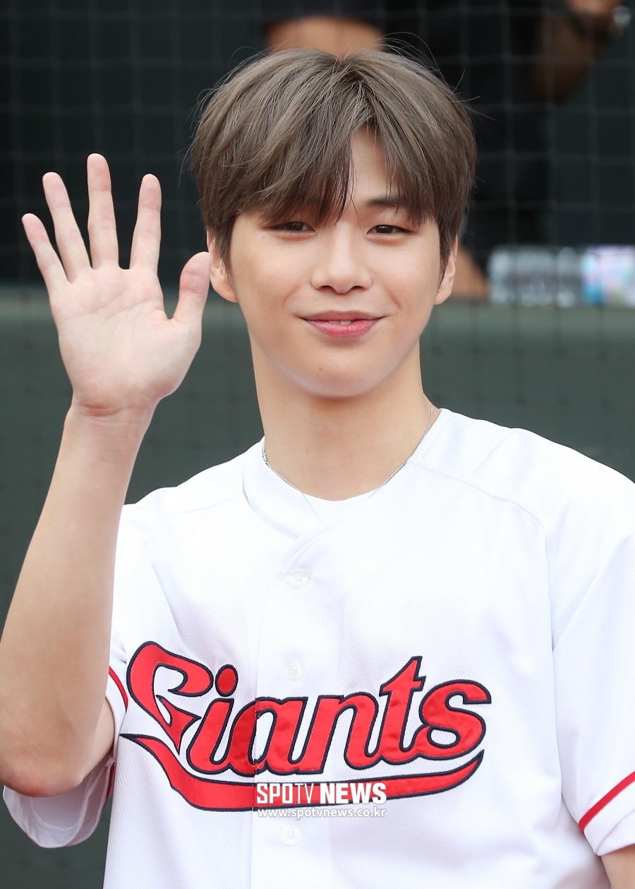 강다니엘, 지효와 열애 인정 후 더 큰 후폭풍?…심경고백에 팬 반응 '혼란'[종합]