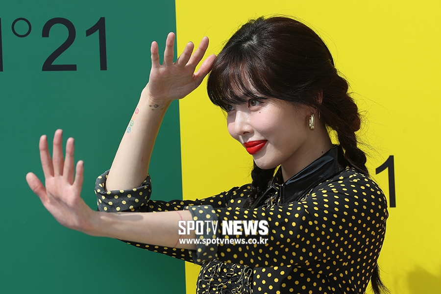 [포토S] 현아, '손인사도 섹시해'