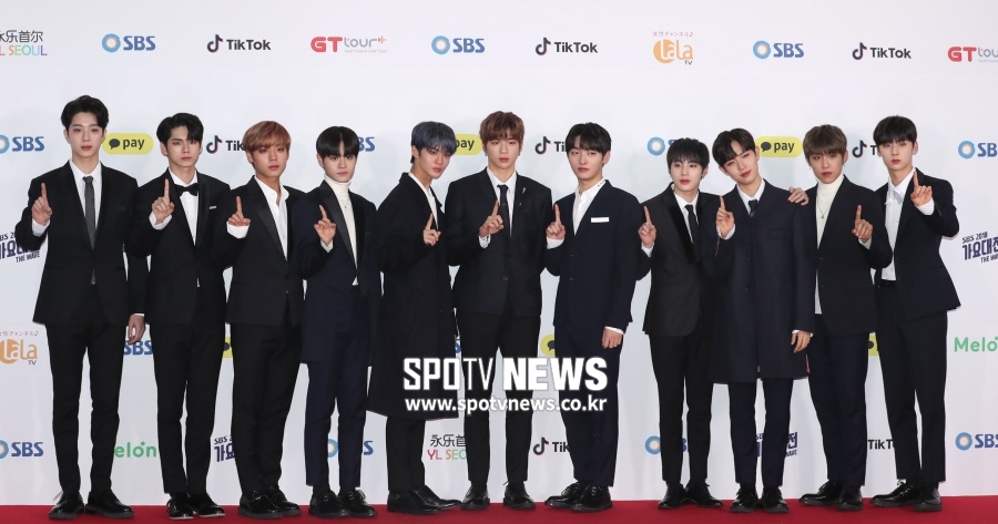 [단독]워너원, 데뷔 2주년 깜짝회동…'군복무' 윤지성은 사진 대방출[종합]