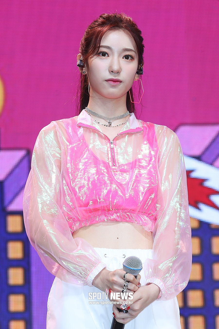 [포토S] 로켓펀치 수윤, 박진영 잇는 비닐 패션