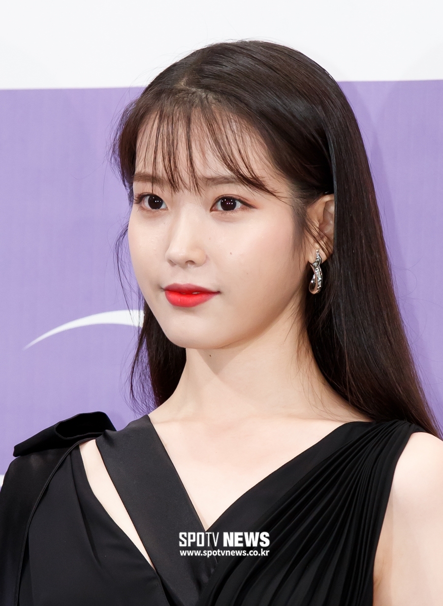 [단독]'아이유가 또…', 이번엔 취약계층 노인 위해 남몰래 기부