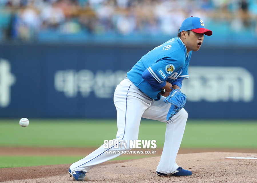 [포토S] 강습타구 피하는 윤성환