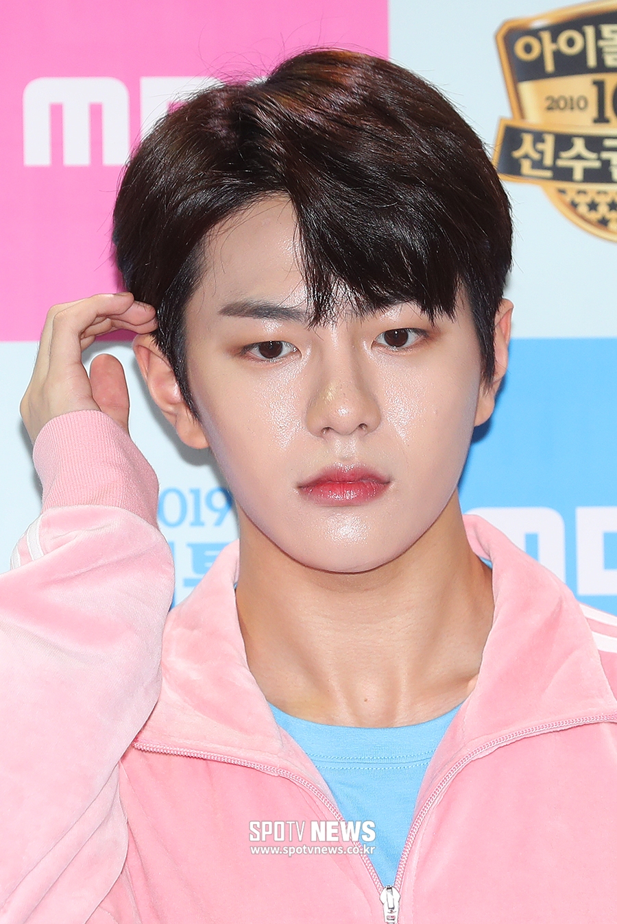 [포토S] 골든차일드 보민, '머리만 넘겨도'