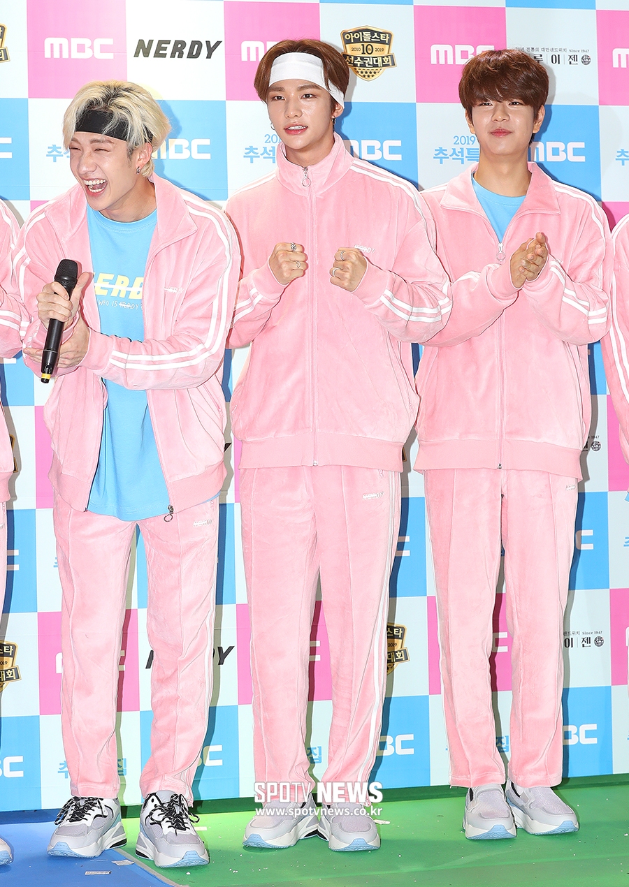 [포토S] 스트레이키즈 방탄-현진-승민, 핑크 체육복이 찰떡!