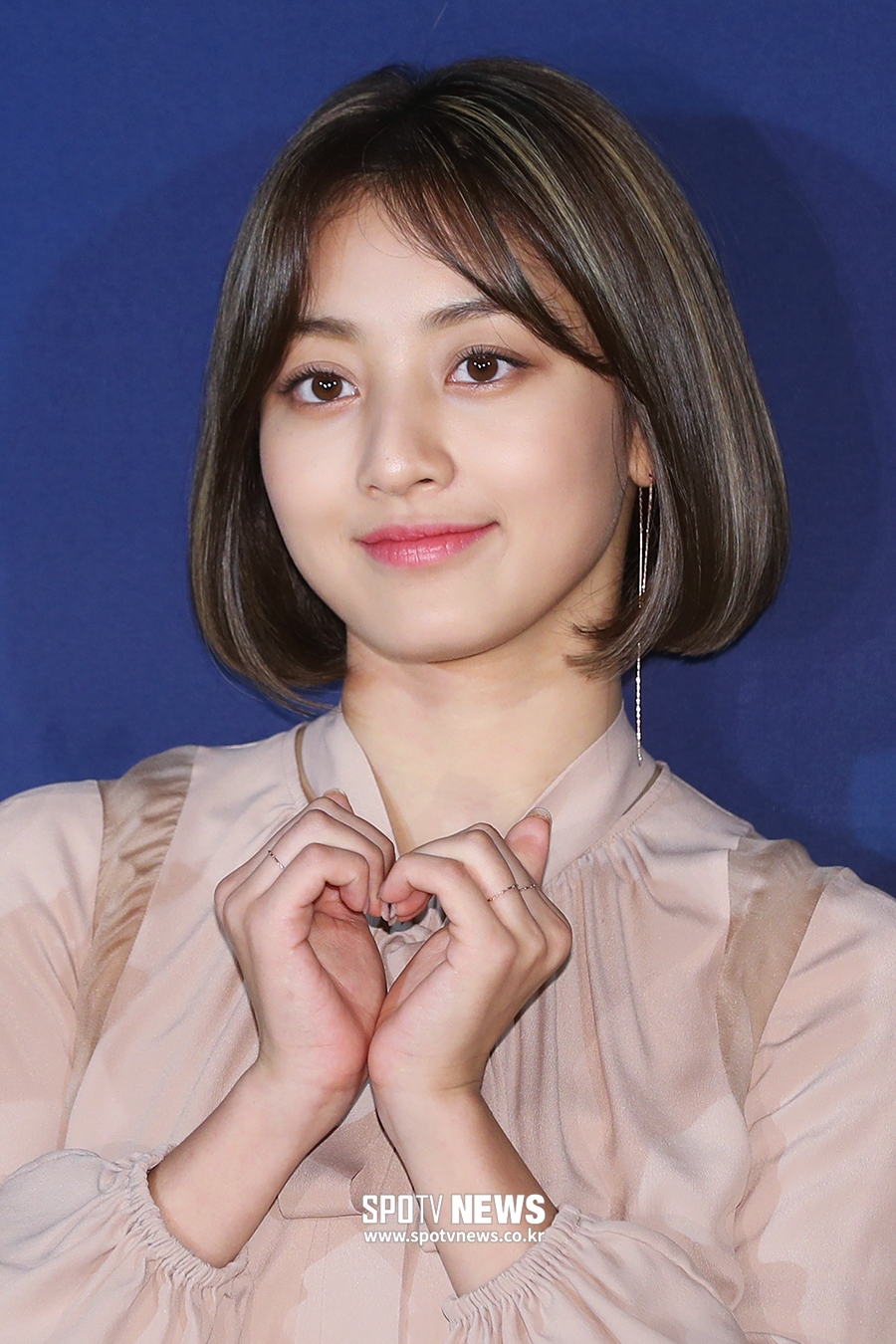 [포토S] 트와이스 지효, 강다니엘 향한 하트