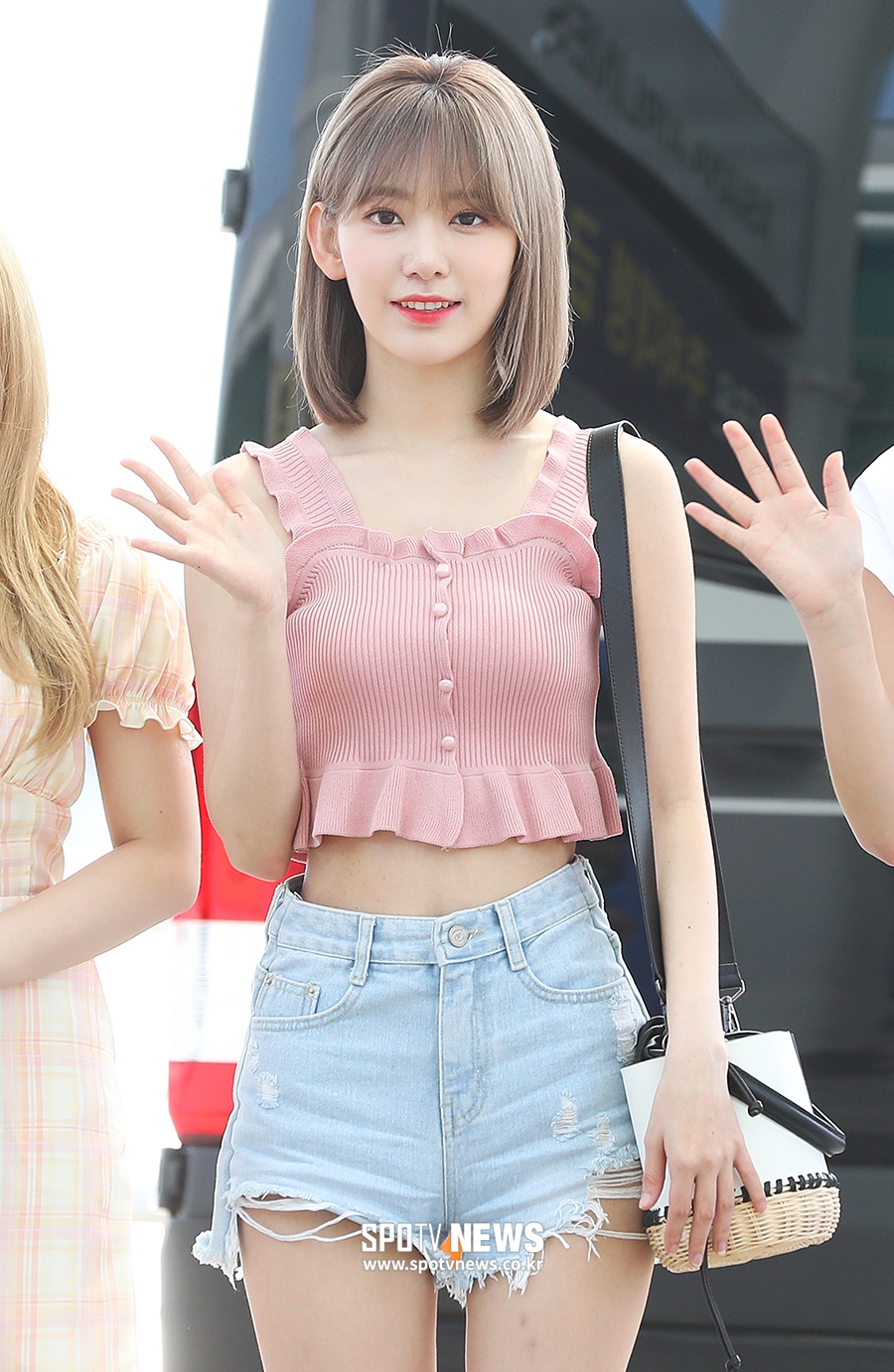[포토S] 미야와키 사쿠라, 짧디 짧은 바캉스 패션