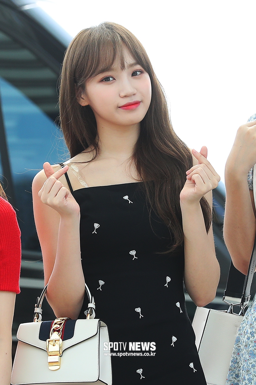 [포토S] 아이즈원 김채원, 하트 뿅뿅!