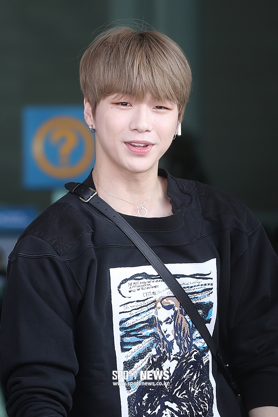 [포토S] 강다니엘, 지효와 열애 인정 후 첫 공식석상