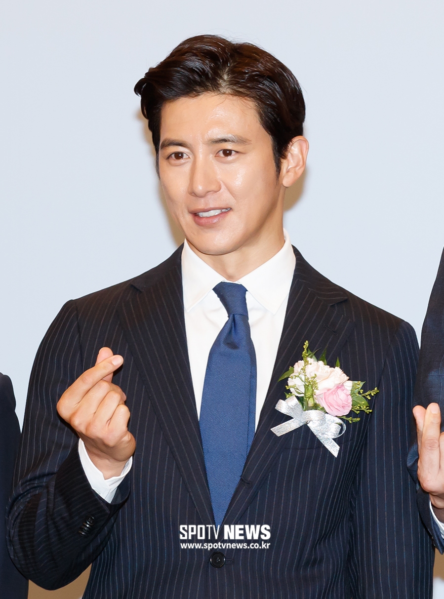 [포토S] 고수, 다비드의 손하트