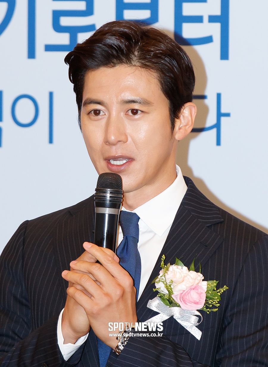 [포토S] 고수, 변하지 않는 조각 외모