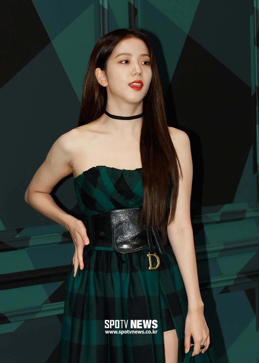[포토S] 블랙핑크 지수, 섹시한 오프숄더 라인