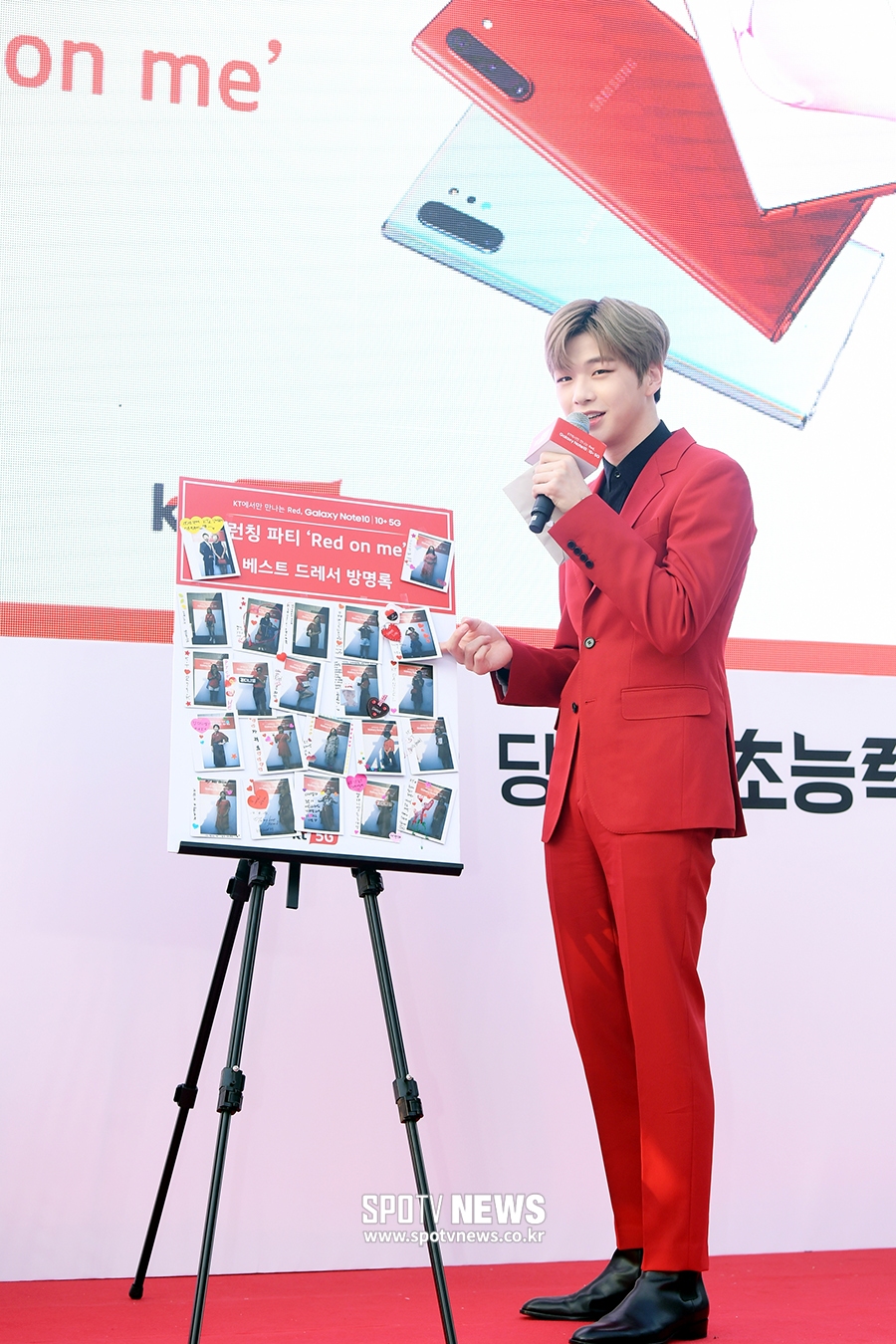 [포토S] 강다니엘, 팬들과 함께하는 이벤트