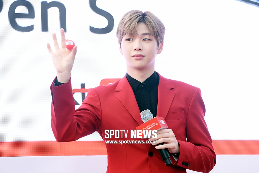 [포토S] 강다니엘, 빛나는 레드