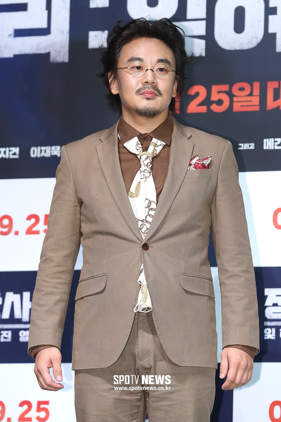 [포토S] 김인권, 넥타이와 행커치프가 포인트