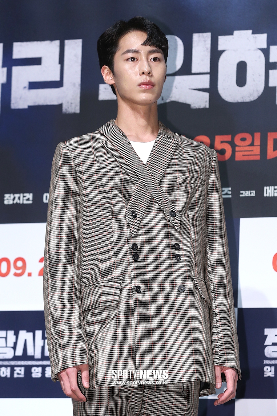 [포토S] 이재욱, 은근히 독특한 재킷
