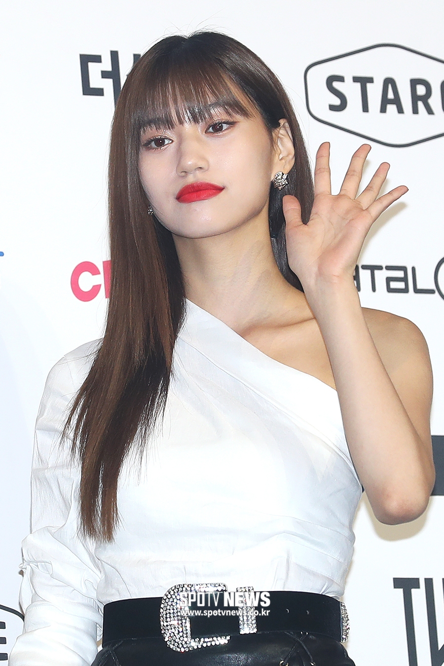 [포토S] 위키미키 김도연, 매혹적인 레드립!