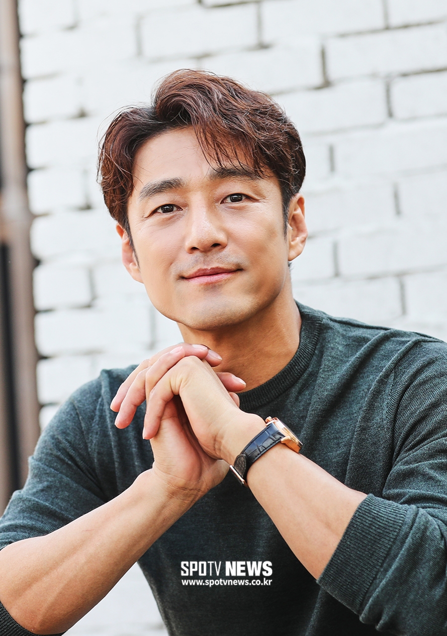 [포토S] 지진희, 중년의 남성미