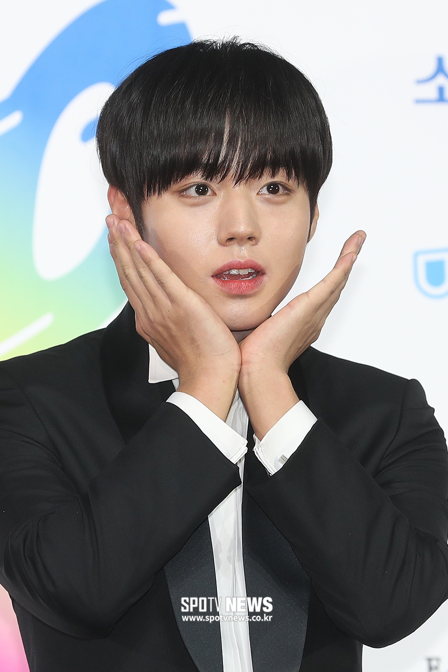 [포토S] 박지훈, 사랑스러운 꽃받침!