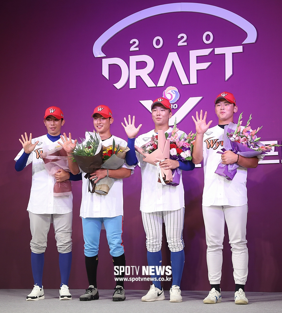 [포토S] SK 지명된 선수들, 'V5 향해 노력할게요!'