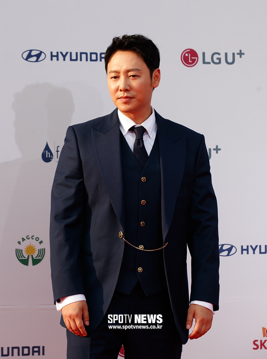 [포토S] 포토월 오른 배우 김동욱