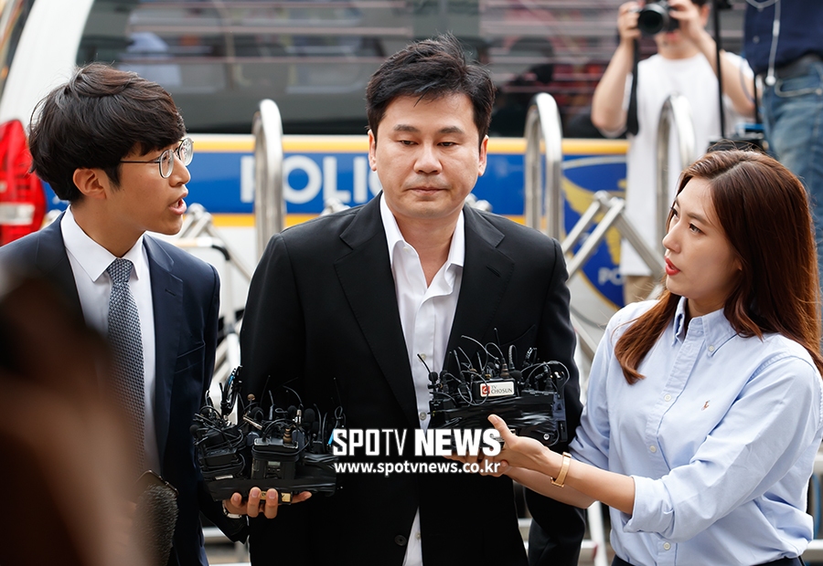 [포토S] 양현석, 계속되는 질문에 묵묵부답