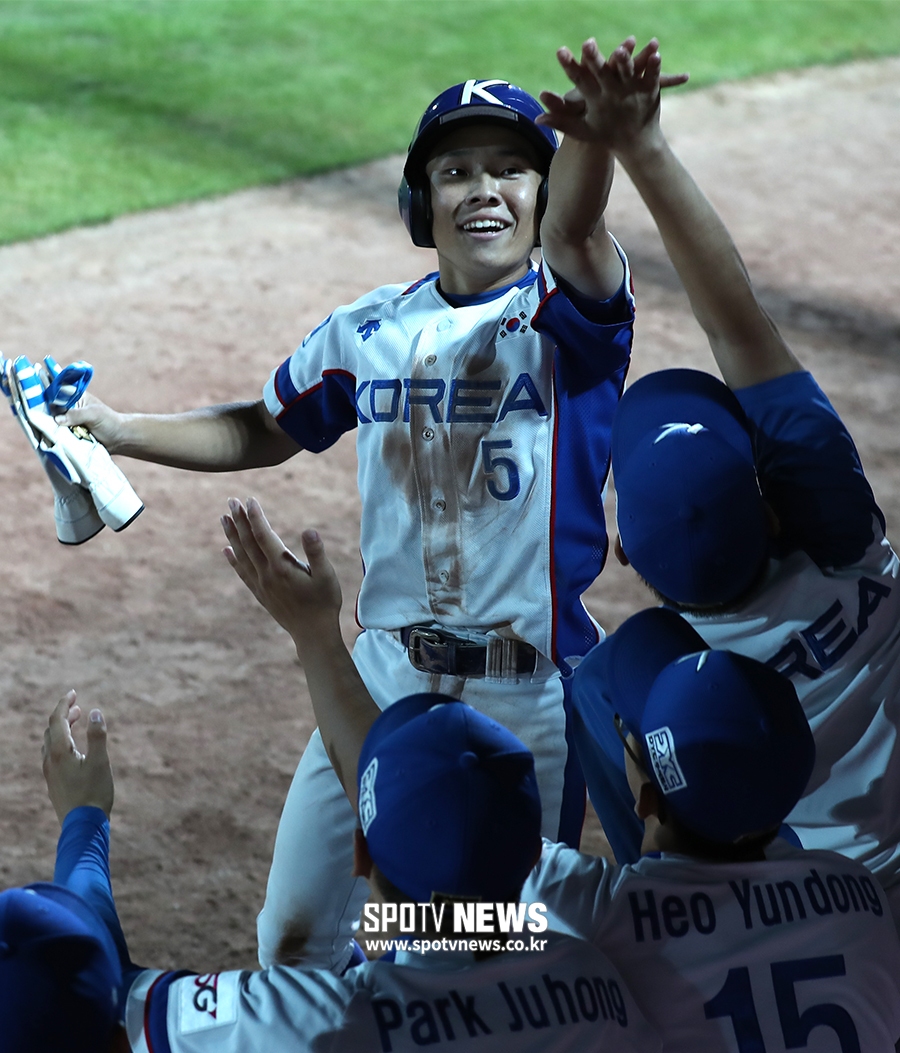 [포토S] 득점 김지찬, 더 높이높이
