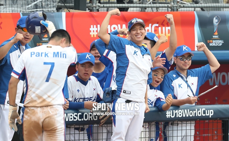 [세계청소년야구] '1회 빅이닝' 한국, 캐나다에 8-5 신승