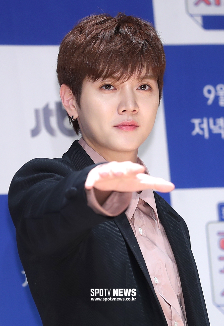 [포토S] 뉴이스트 렌, '냉미남' 포스