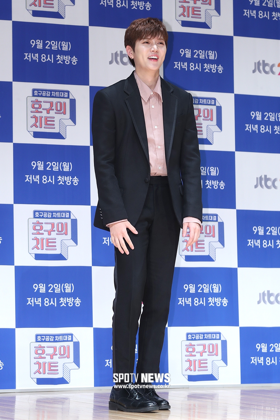 [포토S] 뉴이스트 렌, 귀여운 막내 호구