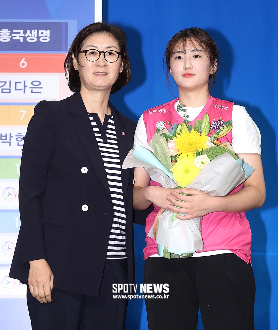 [포토S] 흥국생명에 지명된 박현주