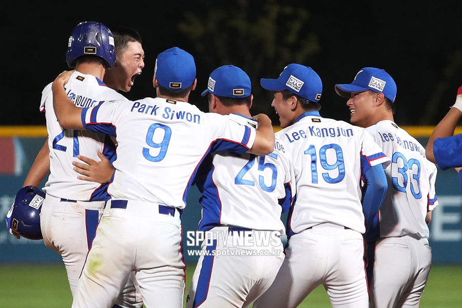 [포토S] 한국, 일본 꺾고 승리의 포효!