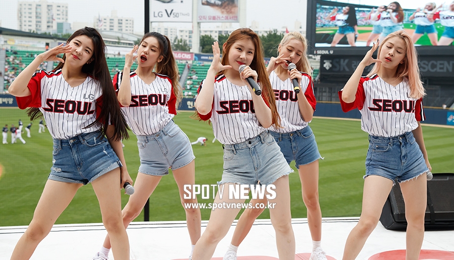[포토S] 있지, 잠실야구장 열광 시키는 무대