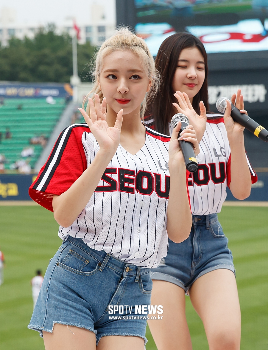 [포토S] 있지 유나, 매혹적인 손짓