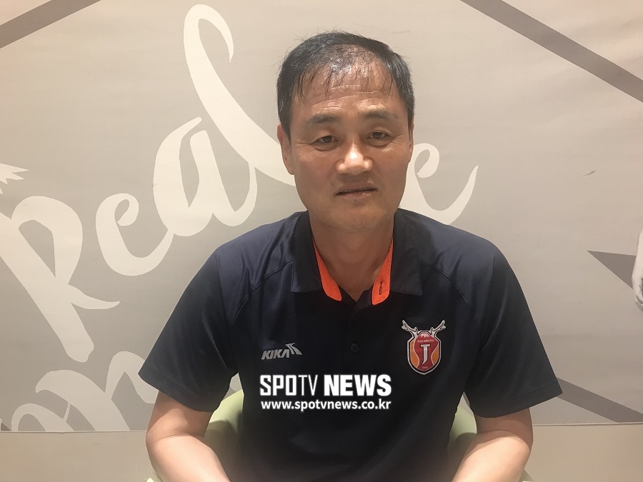 [직설인터뷰①] 강등 위기 제주 최윤겸 감독 "강등 생각 안한다. 부진 원인 진단 끝"