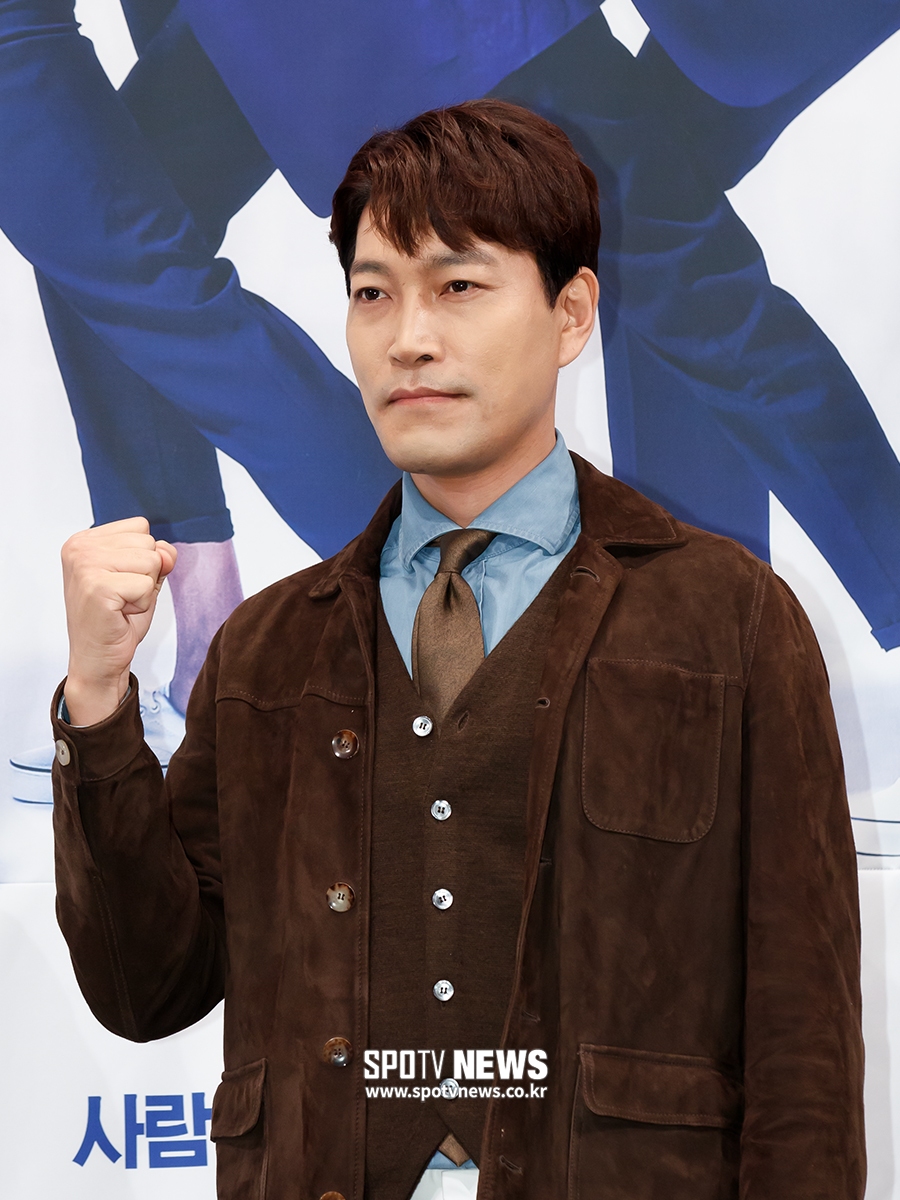 [포토S] 최귀화, 진지한 표정으로 사진 촬영