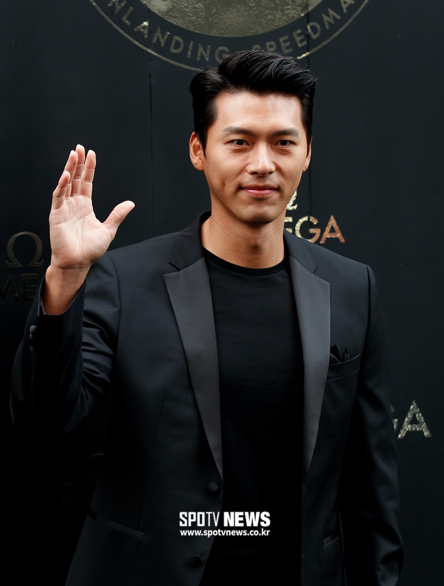 [포토S] 현빈, 기품 있는 손인사
