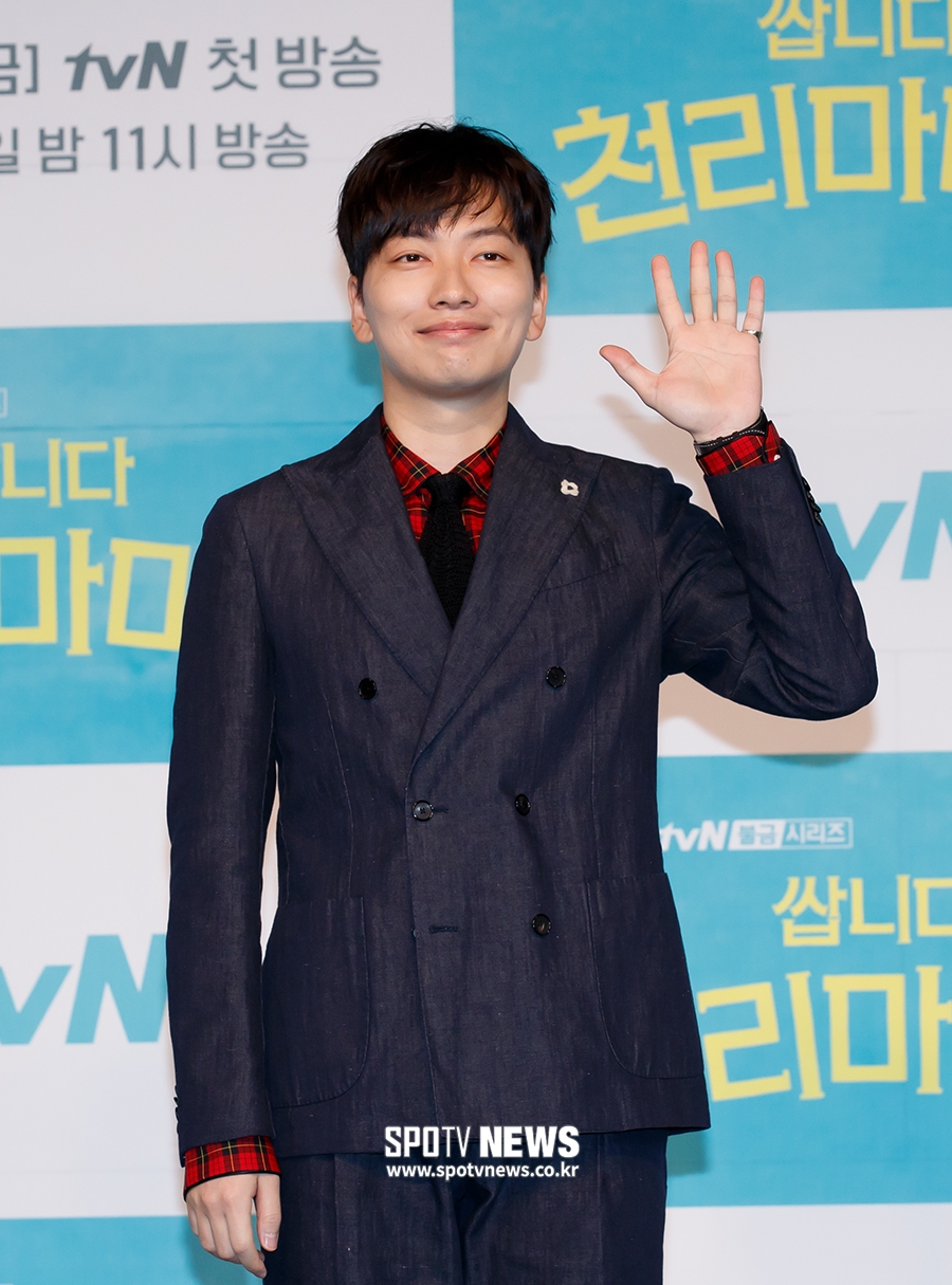 [포토S] 이동휘, '천리마마트는 내가 살린다'