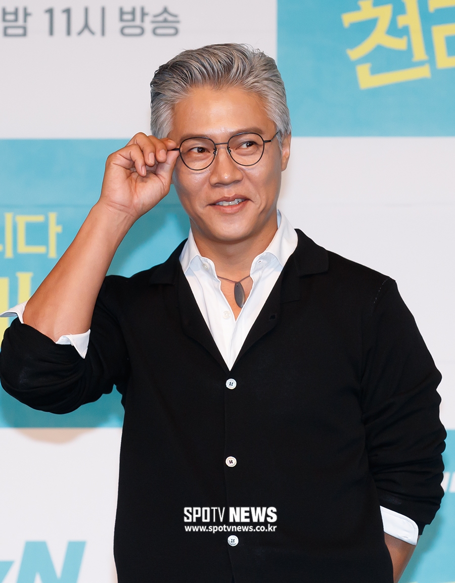 [포토S] 박호산, 댄디하게 변신