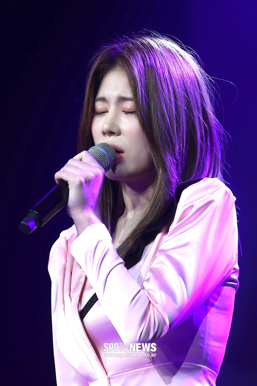 [포토S] 김소유, 감성 적시는 목소리