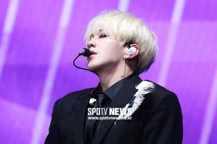 [포토S] 세븐틴 호시, '턱선에 베이겠네'