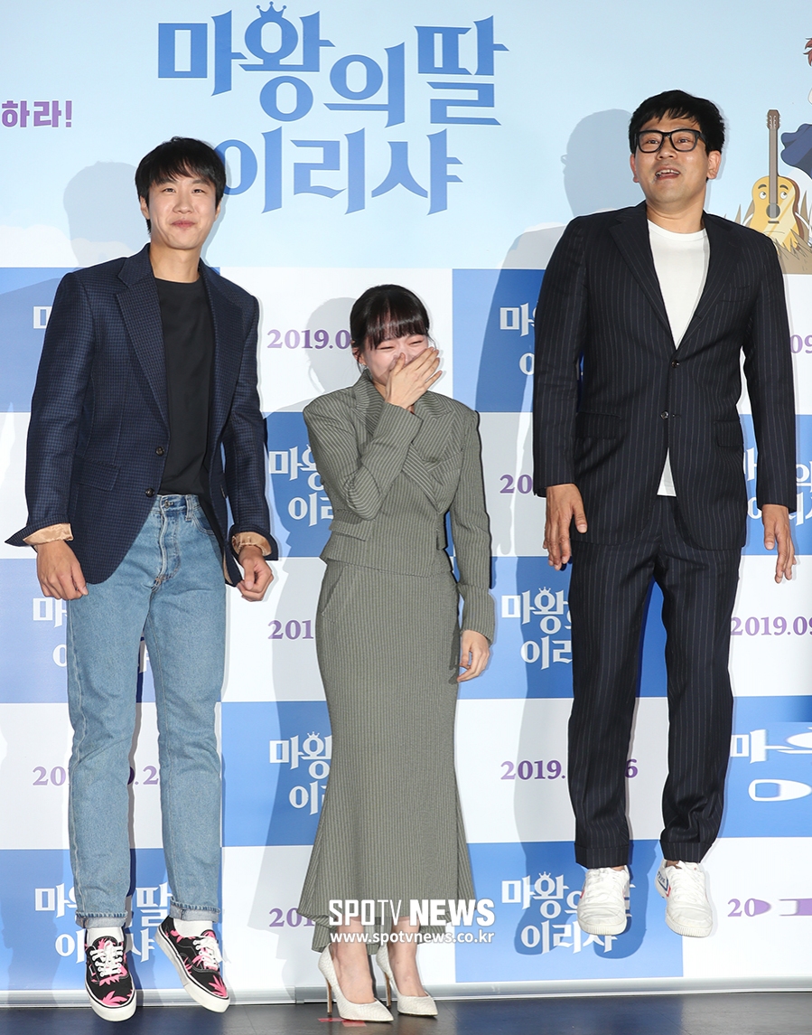 [포토S] 천우희, 감독님의 '순수함'에 빵!