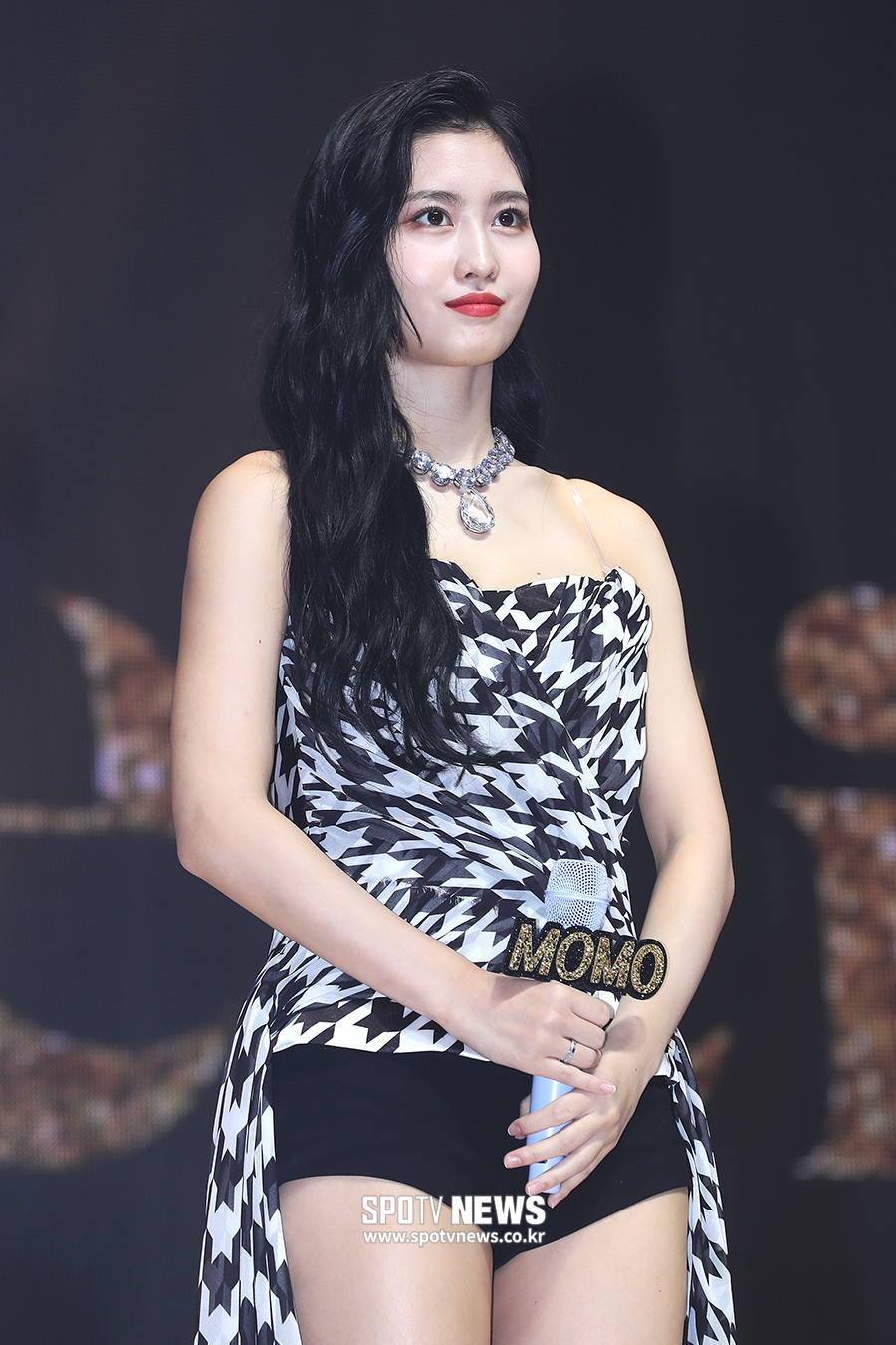 [포토S] 트와이스 모모, 섹시해진 분위기