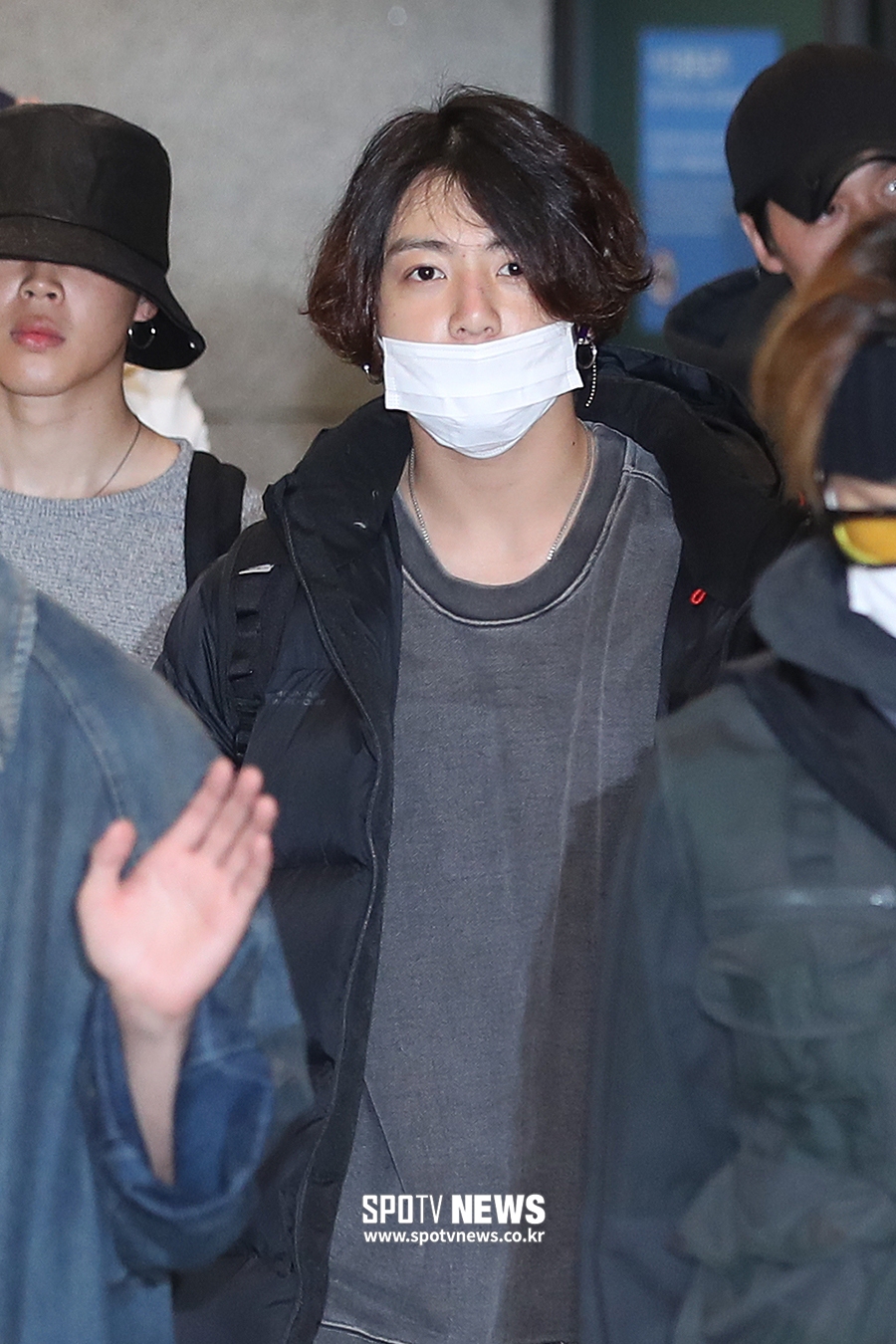 [포토S] 방탄소년단 정국, 열애설 후 귀국