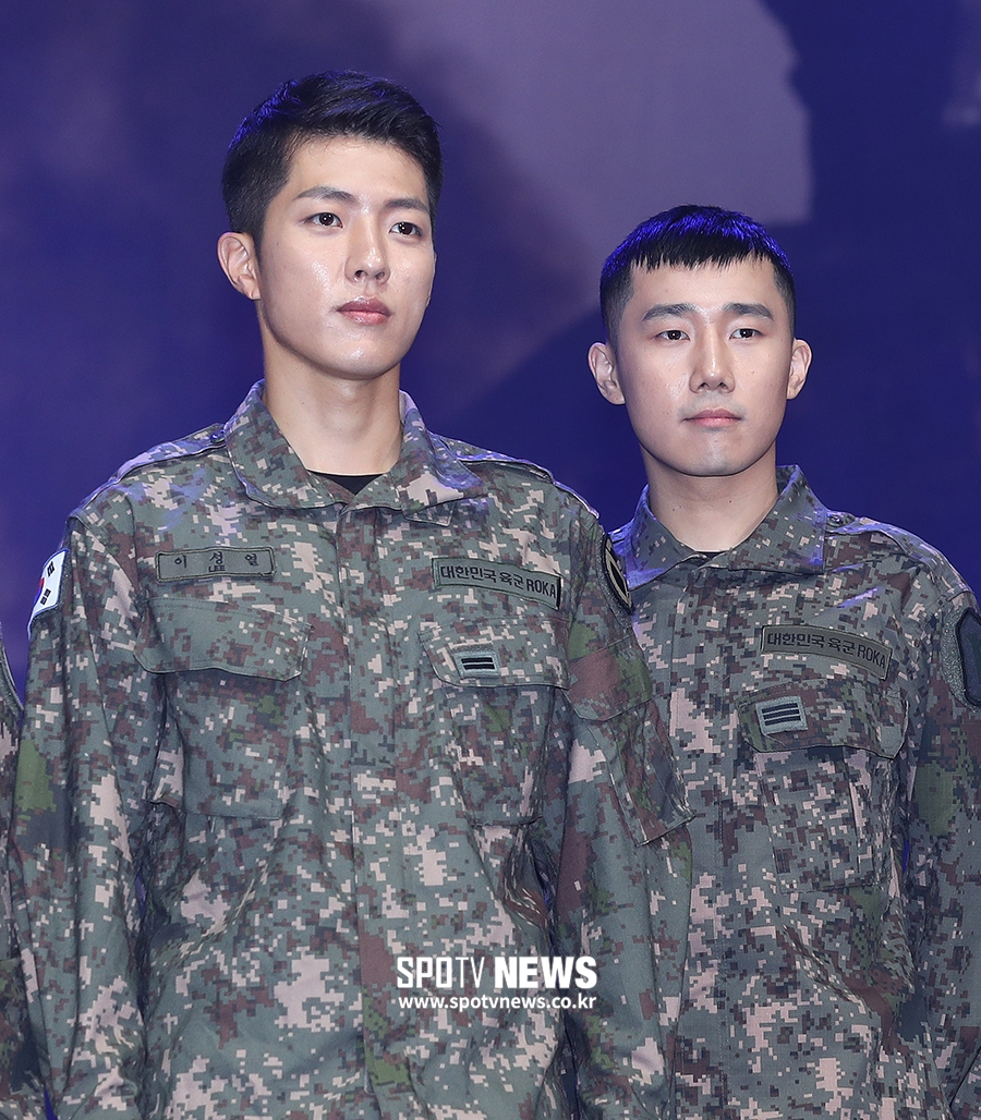 [포토S] 일병 이성열과 상병 김성규