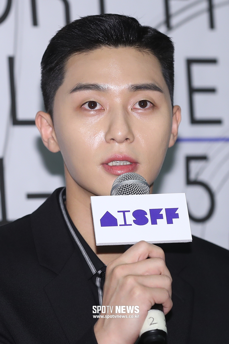 [포토S] 인사말 하는 박서준