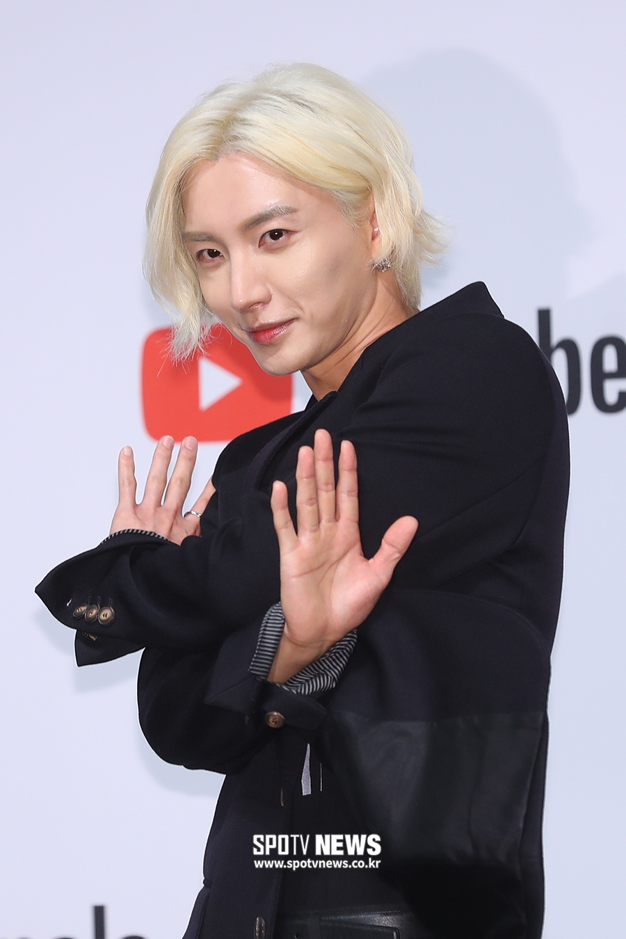 [포토S] 슈퍼주니어 이특, 여행 구급약 담당!