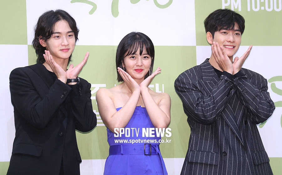 [포토S] 장동윤-김소현-강태오, 꽃받침~