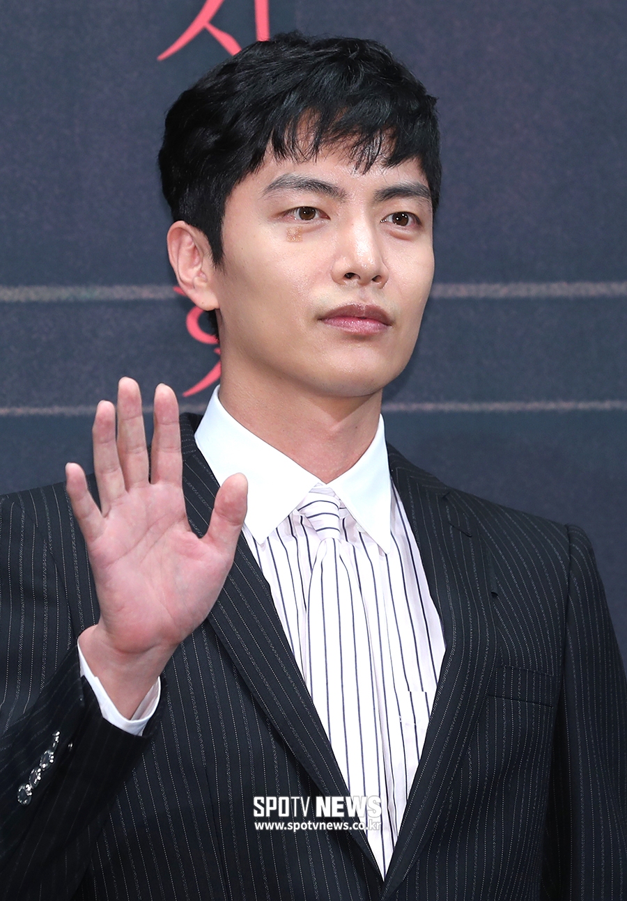[포토S] 이민기, '안녕하세요'