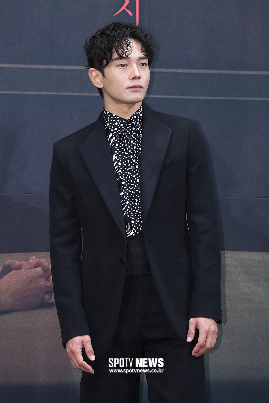 [포토S] 온주완, 재킷 안 셔츠가 포인트
