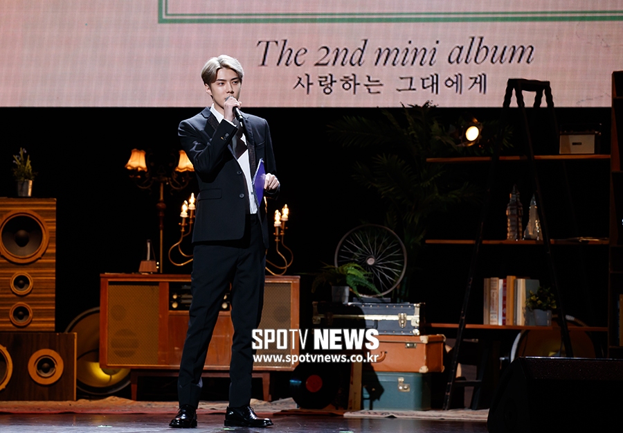 [포토S] 첸 쇼케이스 무대에 오른 세훈